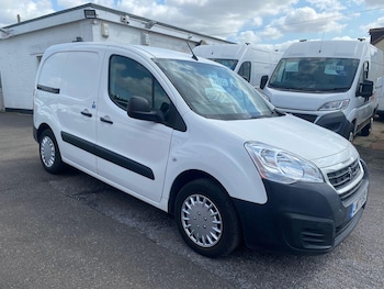 Used Peugeot Partner 2017 for sale - 75618685: Photo
