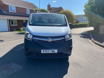 Used Vauxhall Vivaro 2017 for sale - 76032174: Photo