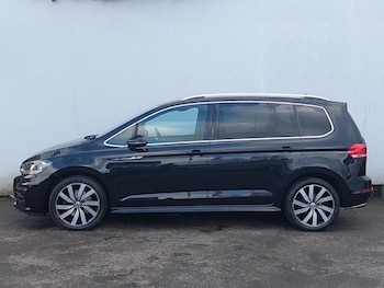 Used Volkswagen Touran 2019 for sale - 77596197: Photo