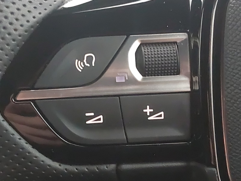 Used Peugeot 2008 2022 for sale - 77141373: Photo 12