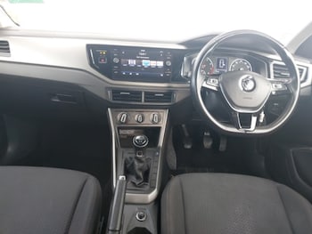 Used Volkswagen Polo 2019 for sale - 76174518: Photo