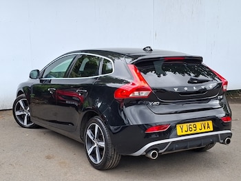 Used Volvo V40 2019 for sale - 79048577: Photo
