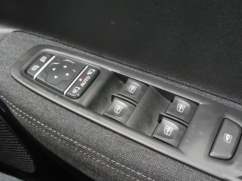 Used Renault Zoe 2023 for sale - 76897608: Photo 19