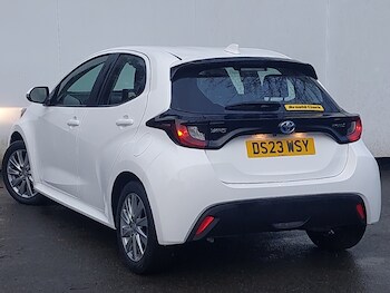 Used Toyota Yaris 2023 for sale - 77299525: Photo