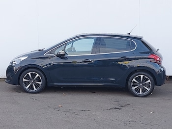 Used Peugeot 208 2019 for sale - 76187769: Photo
