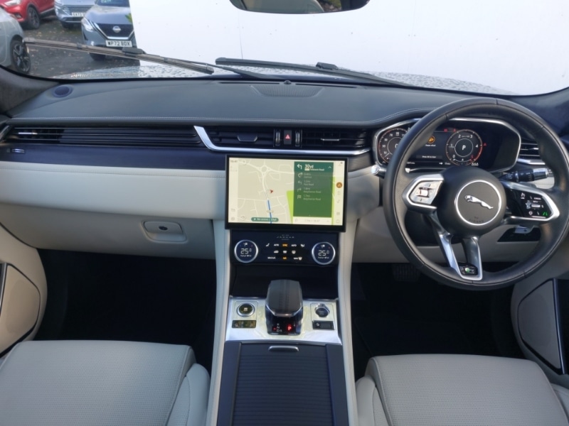 Used Jaguar F-Pace 2021 for sale - 76860532: Photo 2