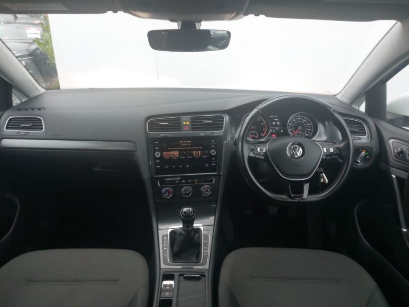 Used Volkswagen Golf 2017 for sale - 77034864: Photo 2