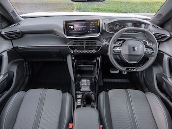 Used Peugeot 2008 2025 for sale - 77651913: Photo