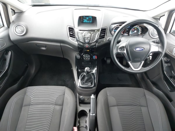 Used Ford Fiesta 2015 for sale - 76301821: Photo 2