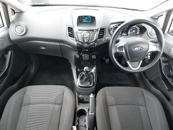 Used Ford Fiesta 2015 for sale - 76301821: Photo 2