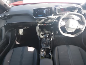 Used Peugeot 2008 2023 for sale - 77932990: Photo