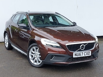 Used Volvo V40 2017 for sale - 78803542: Photo