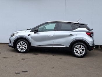 Used Renault Captur 2020 for sale - 79440101: Photo