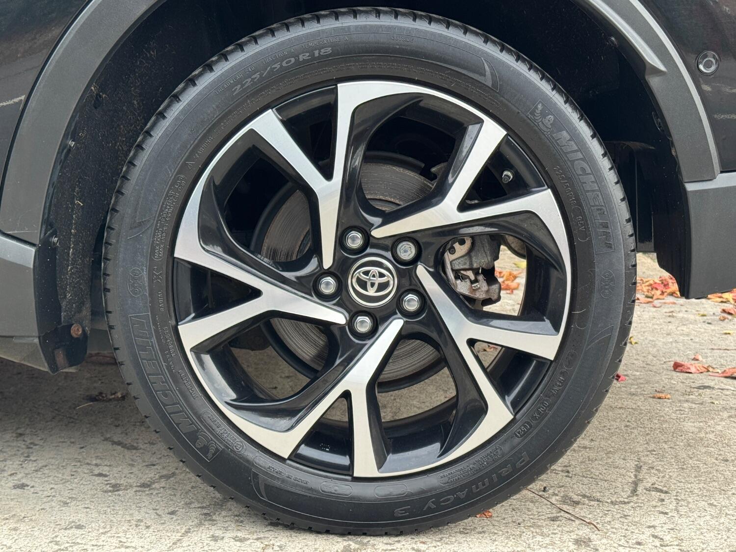 Used Toyota C-HR 2021 for sale - 76313936: Photo 15