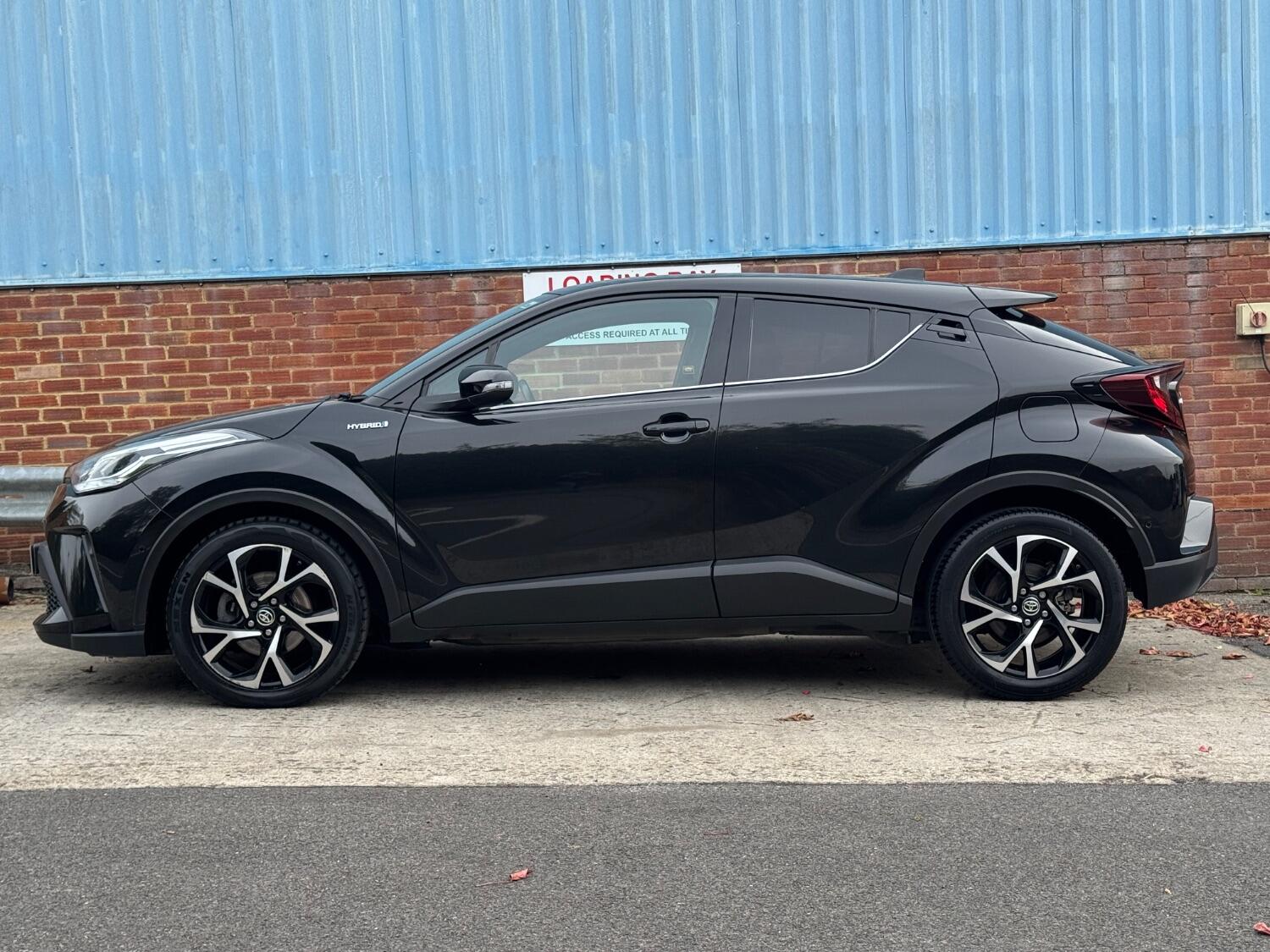 Used Toyota C-HR 2021 for sale - 76313936: Photo 2