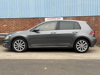 Used Volkswagen Golf 2017 for sale - 77822361: Photo