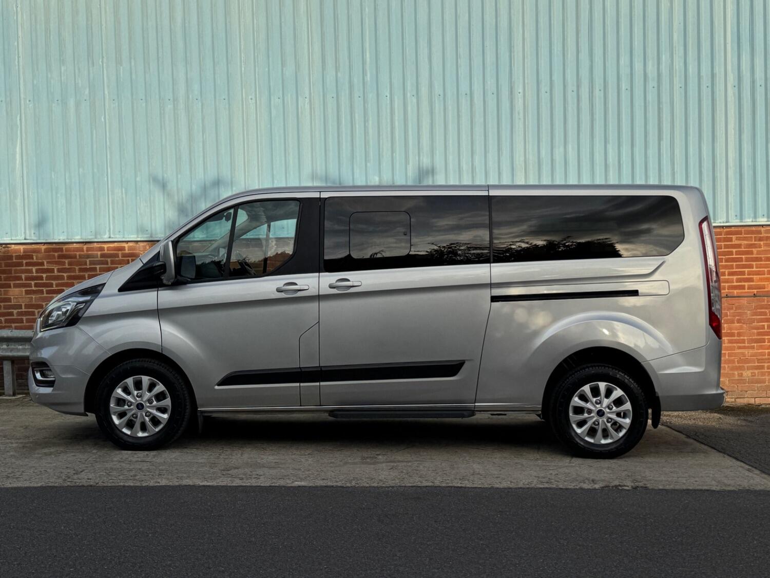 Used Ford Tourneo Custom 2020 for sale - 75938139: Photo 2