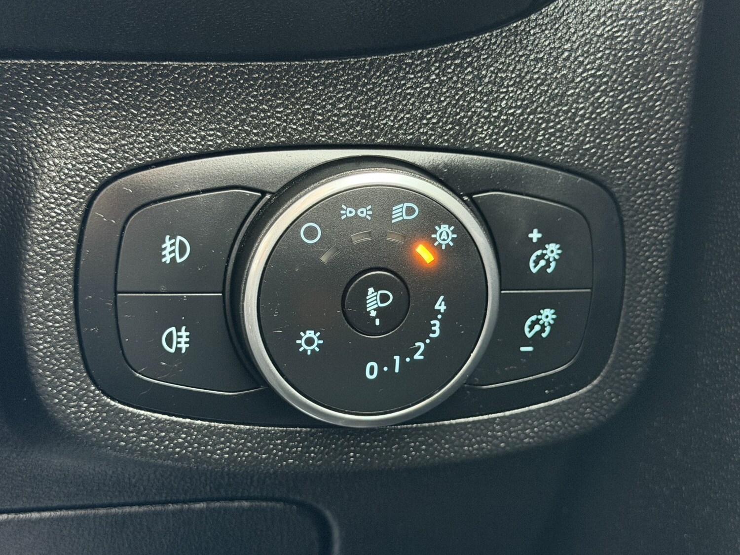 Used Ford Fiesta 2017 for sale - 77822353: Photo 32