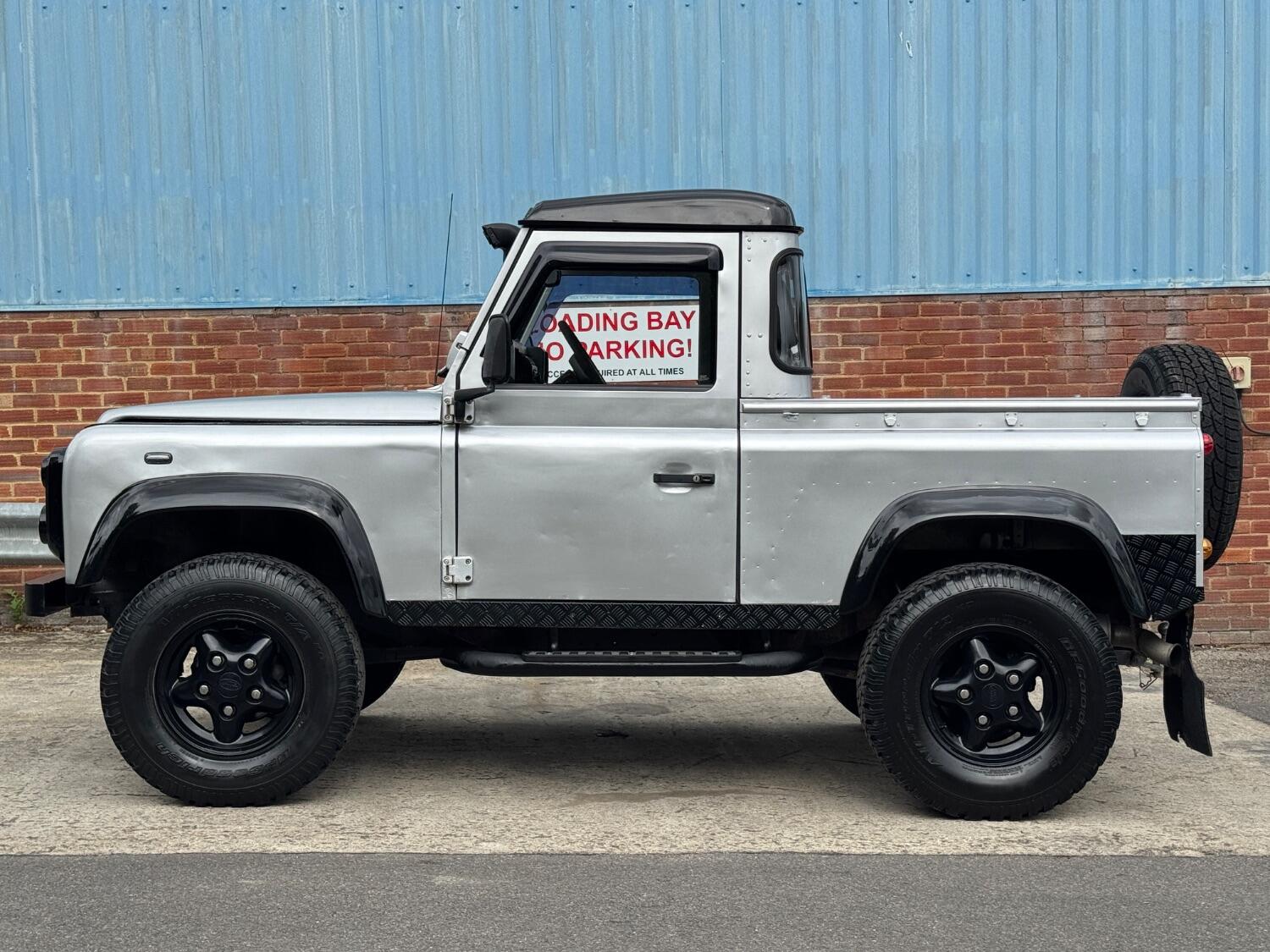 Used Land Rover Defender 2004 for sale - 76963347: Photo 2