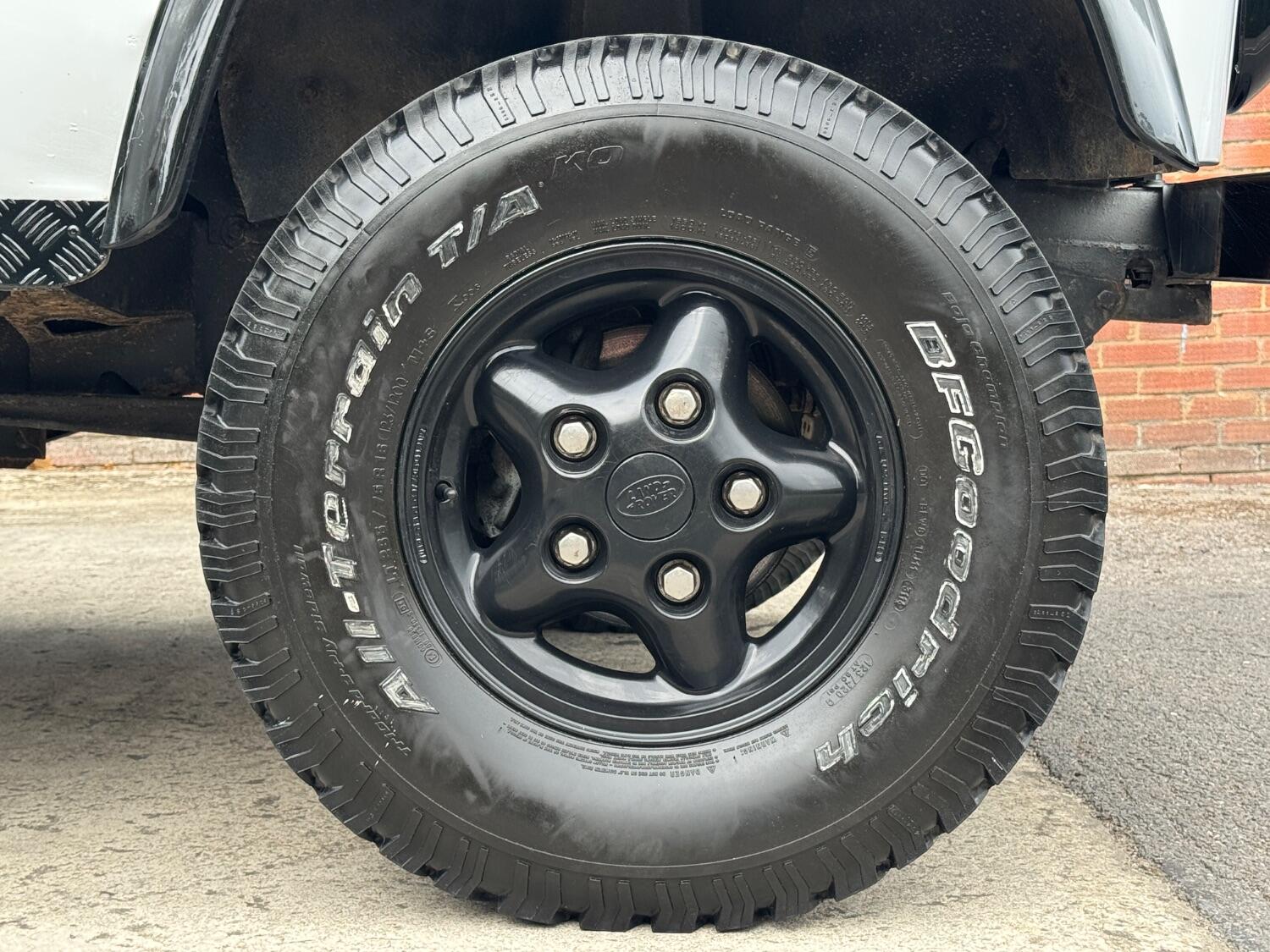 Used Land Rover Defender 2004 for sale - 76963347: Photo 30