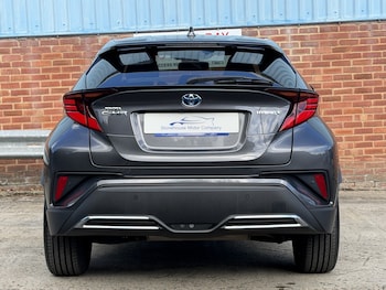 Used Toyota C-HR 2021 for sale - 78889060: Photo