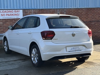 Used Volkswagen Polo 2018 for sale - 76637420: Photo