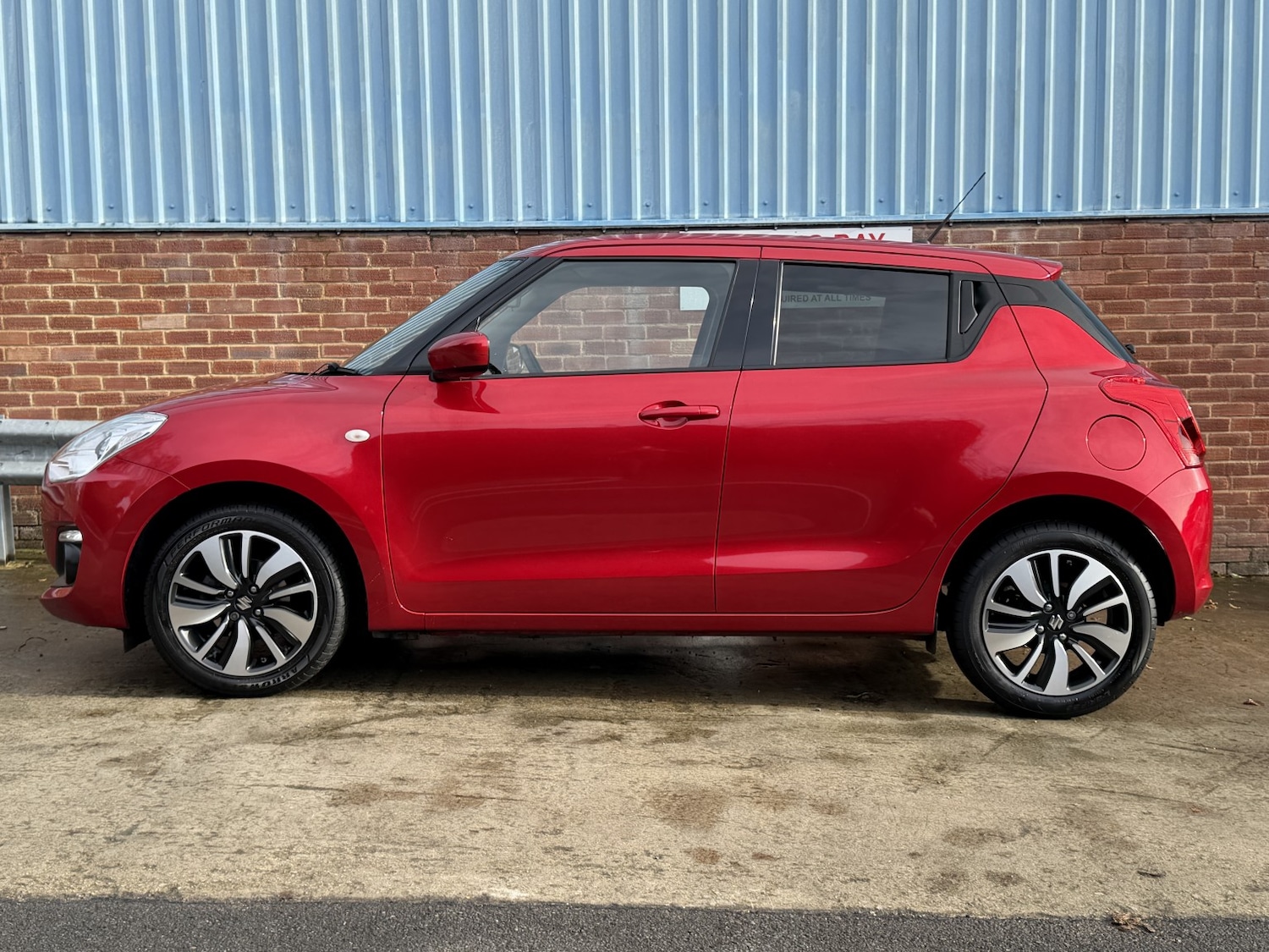 Used Suzuki Swift 2020 for sale - 77342618: Photo 2