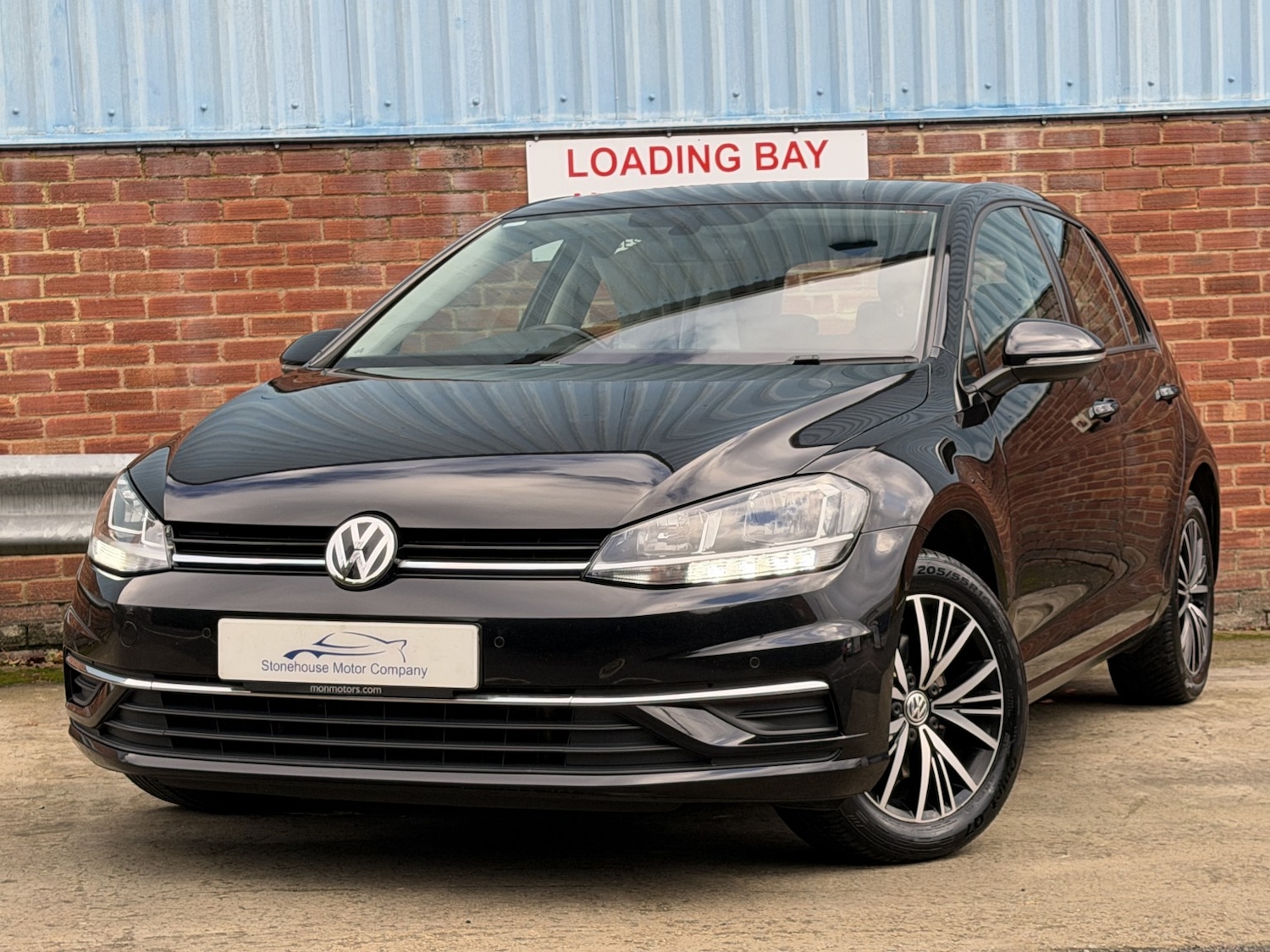 Used Volkswagen Golf 2018 for sale - 76911038: Photo 1