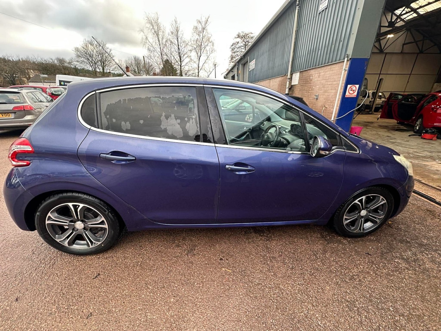 Used Peugeot 208 2012 for sale - 77803236: Photo 6