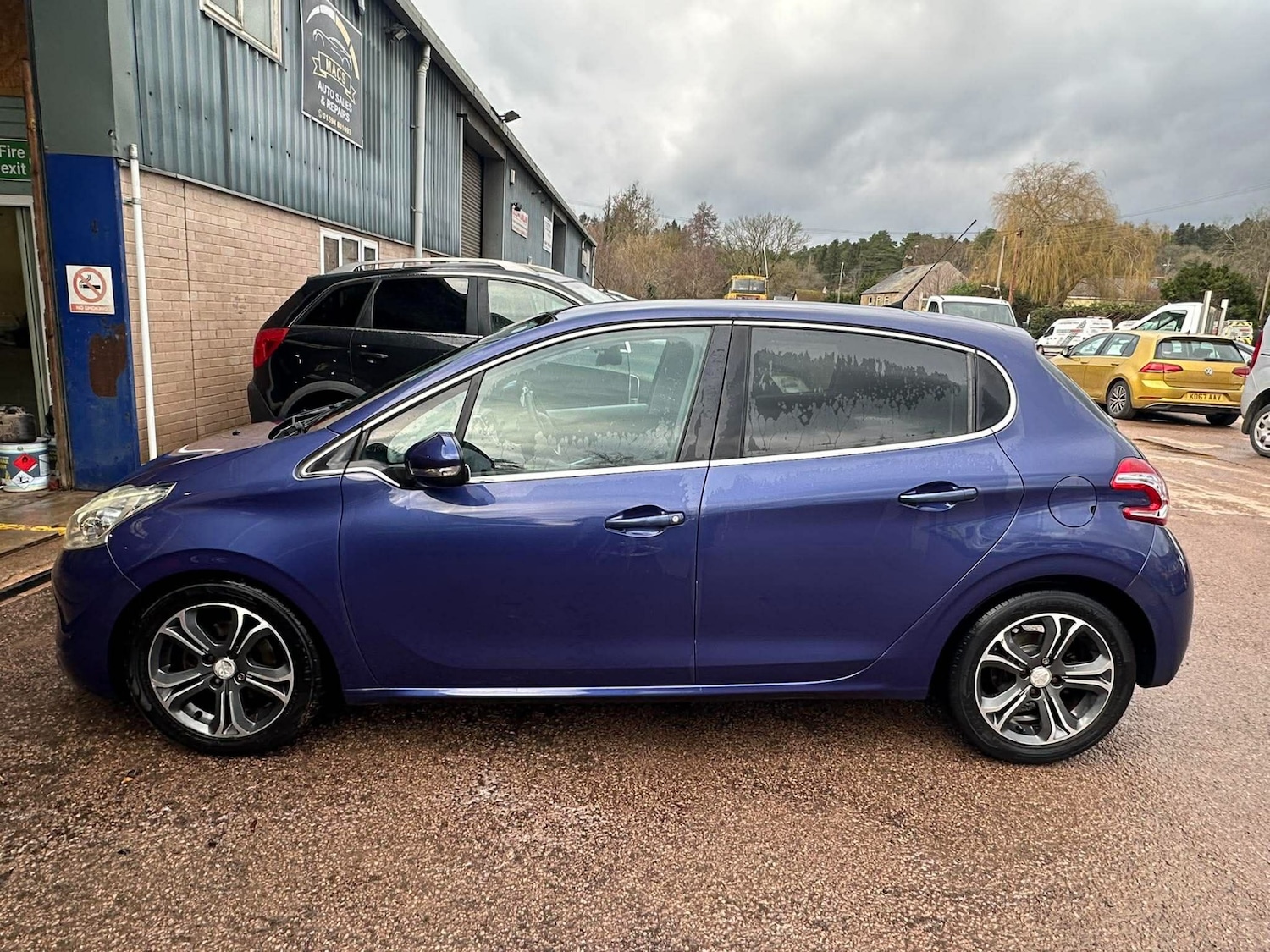Used Peugeot 208 2012 for sale - 77803236: Photo 7