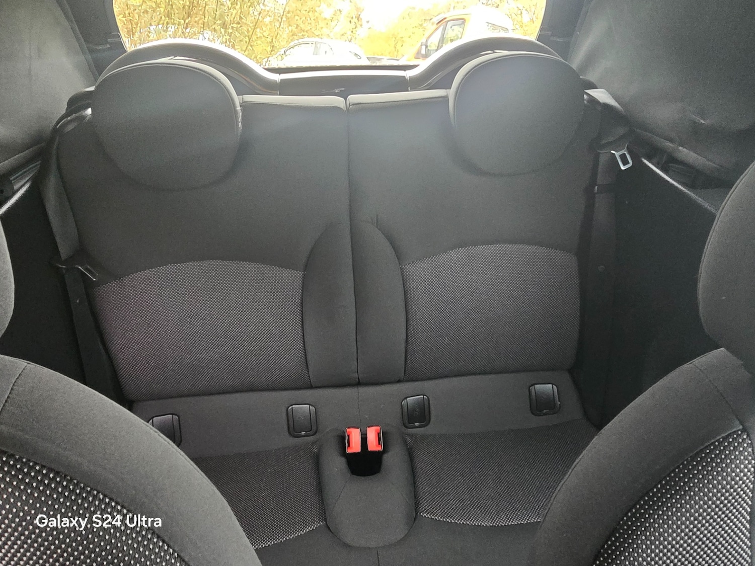 Used MINI Convertible 2011 for sale - 76037109: Photo 10