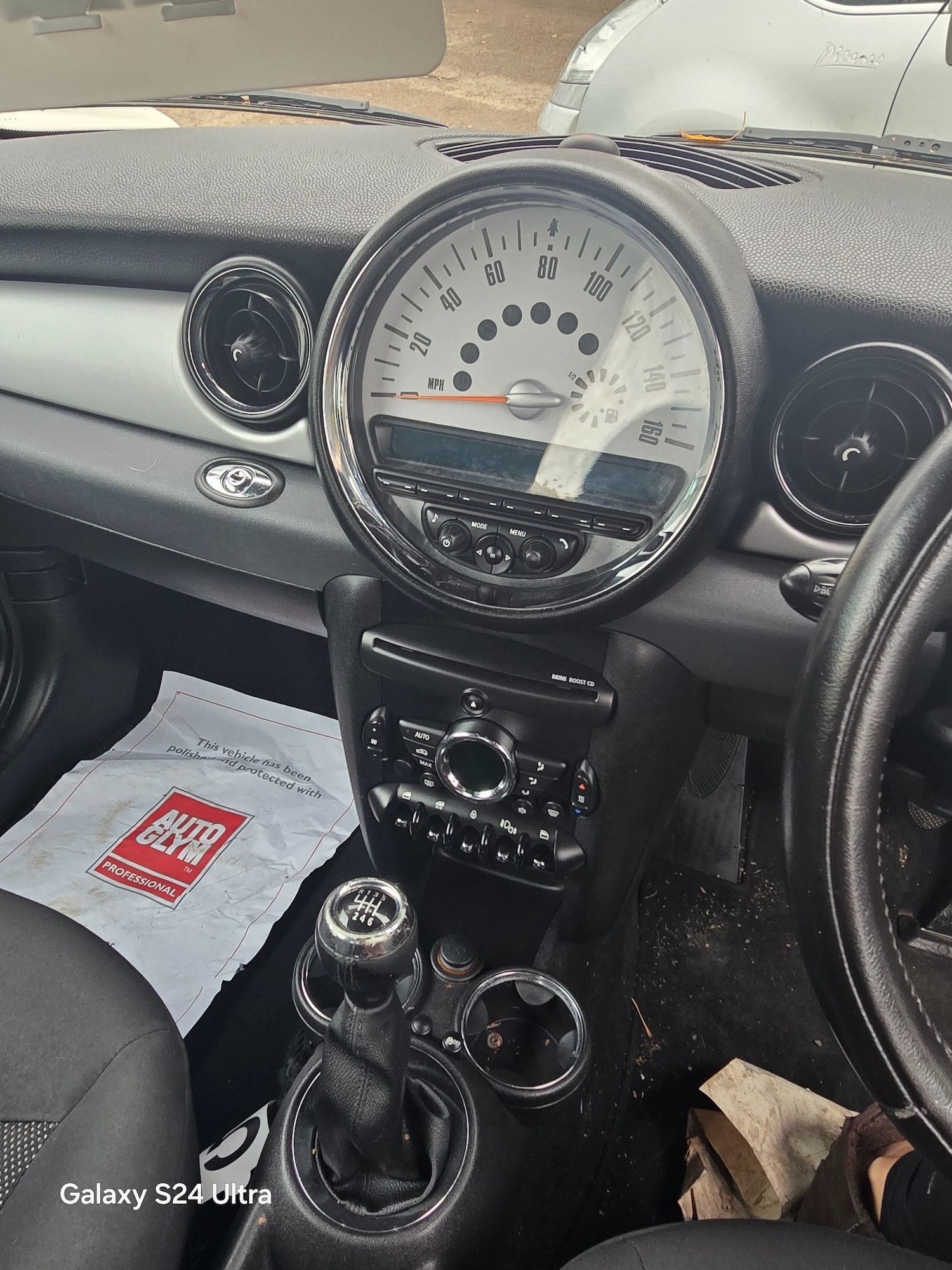 Used MINI Convertible 2011 for sale - 76037109: Photo 11