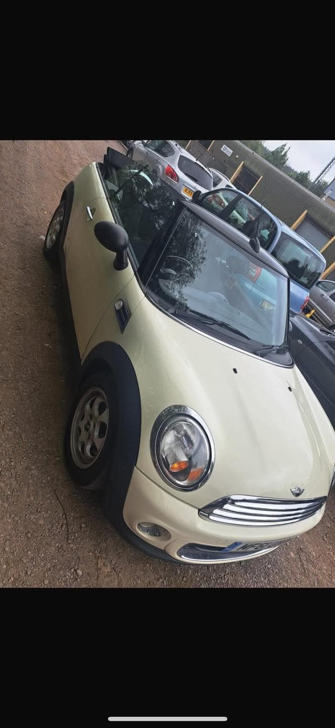 Used MINI Convertible 2011 for sale - 76037109: Photo 14