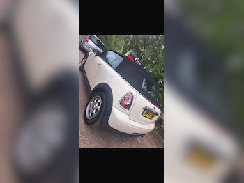 Used MINI Convertible 2011 for sale - 76037109: Photo