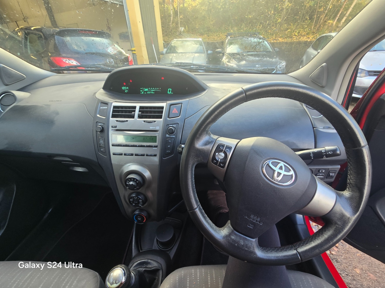 Used Toyota Yaris 2009 for sale - 76583439: Photo 12