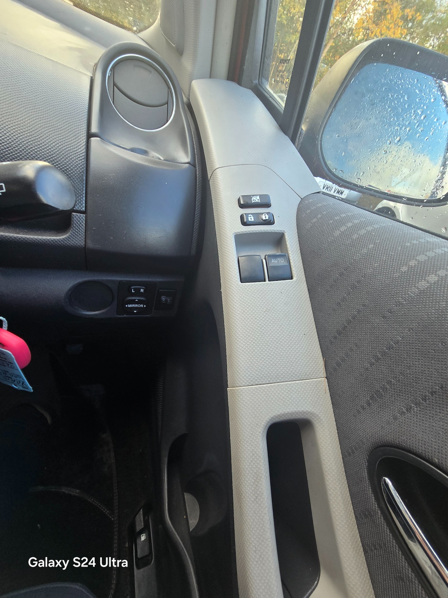 Used Toyota Yaris 2009 for sale - 76583439: Photo 14