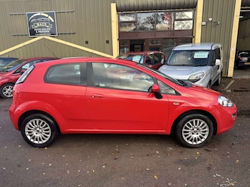 Used Fiat Punto 2014 for sale - 76583443: Photo