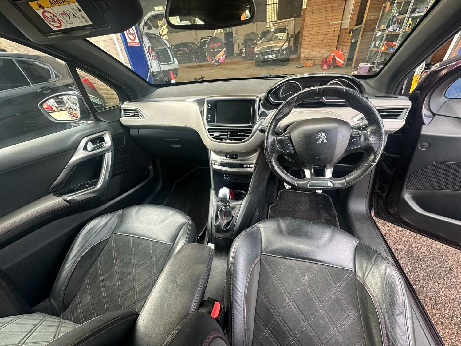 Used Peugeot 208 2013 for sale - 77803133: Photo 10