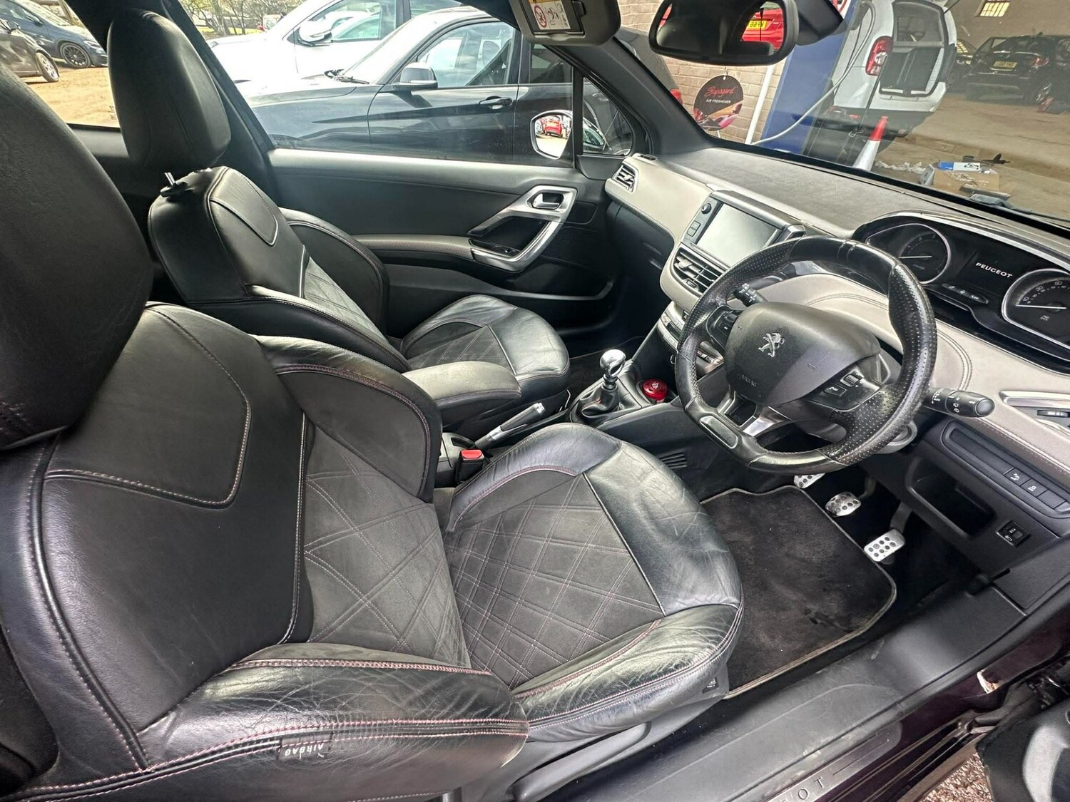 Used Peugeot 208 2013 for sale - 77803133: Photo 11