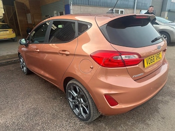 Used Ford Fiesta 2018 for sale - 77985107: Photo