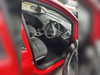 Used Vauxhall Astra 2011 for sale - 76036717: Photo