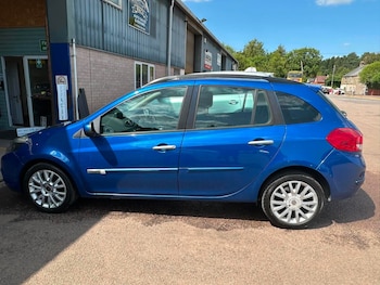 Used Renault Clio 2010 for sale - 79353081: Photo