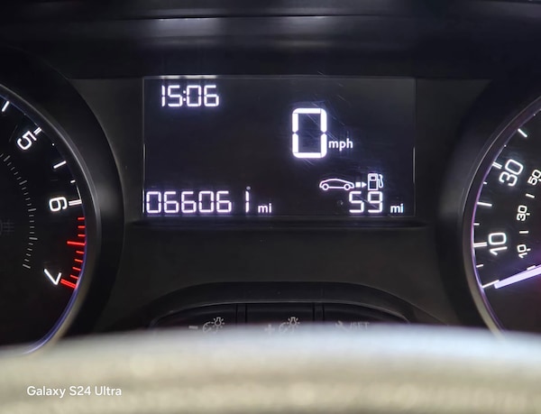 Used Peugeot 208 2017 for sale - 76279191: Photo 13