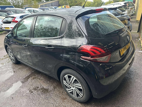 Used Peugeot 208 2017 for sale - 76279191: Photo 3