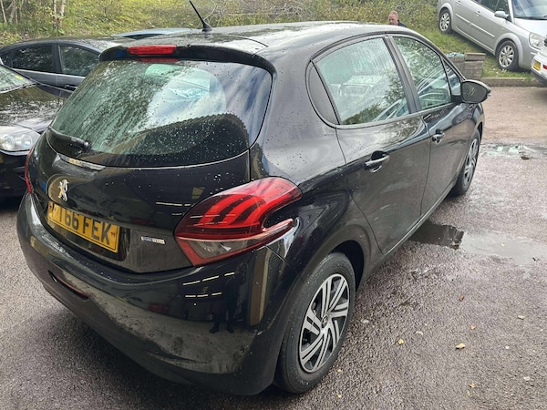 Used Peugeot 208 2017 for sale - 76279191: Photo 5