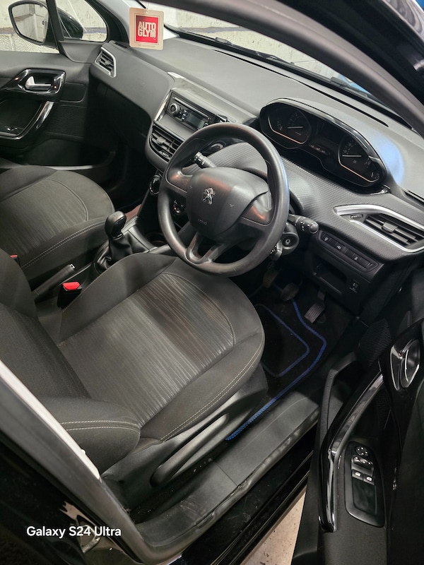 Used Peugeot 208 2017 for sale - 76279191: Photo 6