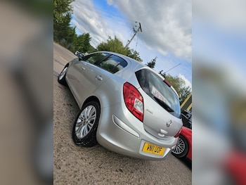 Used Vauxhall Corsa 2011 for sale - 76045771: Photo