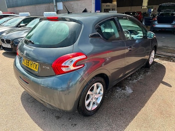 Used Peugeot 208 2016 for sale - 79137043: Photo