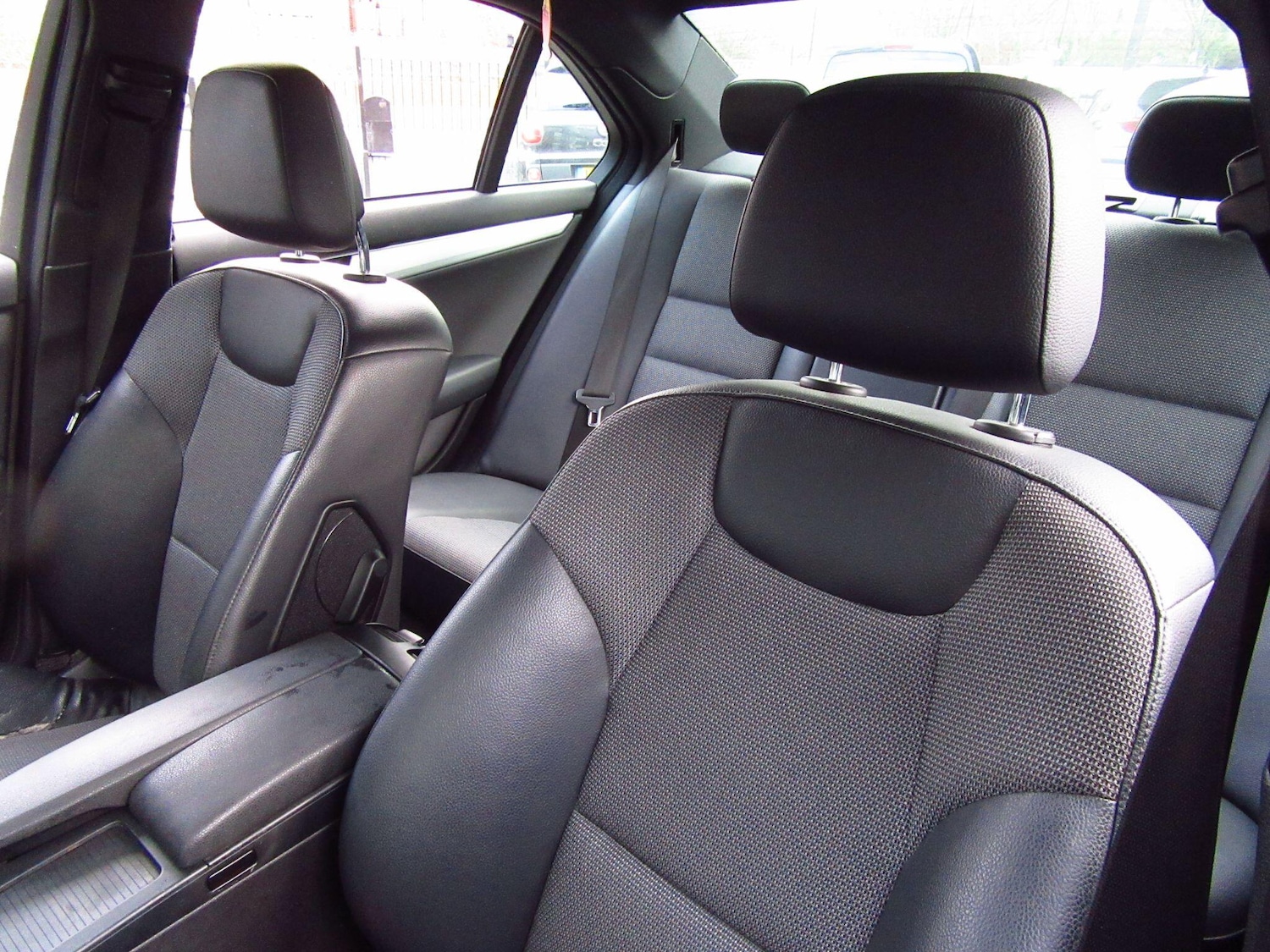 Used Mercedes-Benz C Class 2013 for sale - 77074451: Photo 8