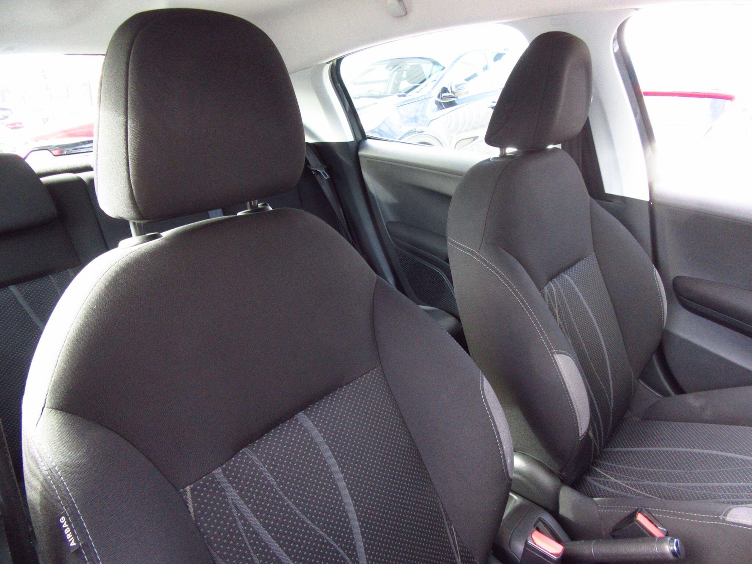 Used Peugeot 208 2013 for sale - 75950018: Photo 9